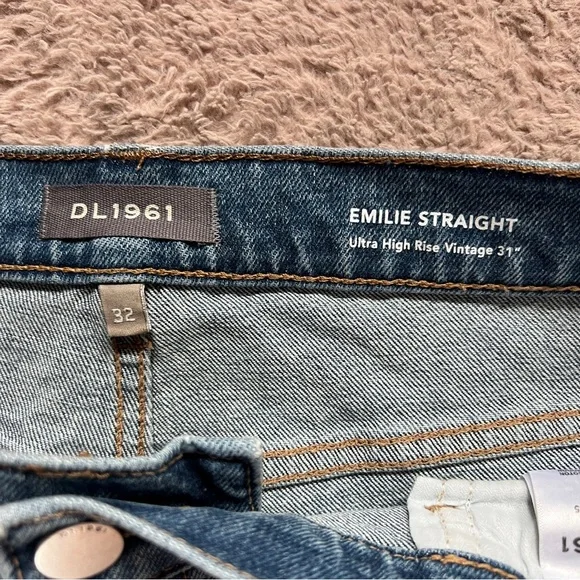 NWT DL1961 Emilie Straight Ultra High Rise Vintage Jeans Women’s Size 32
